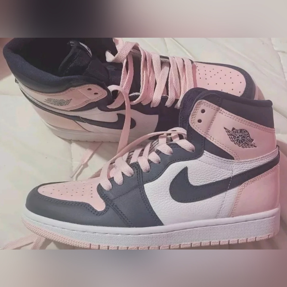 Air Jordan 1 High ‘Bubble Gum’ women size 7.5